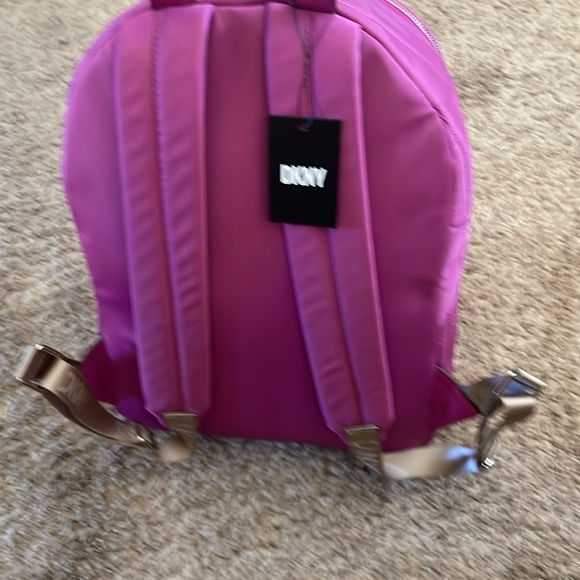 - Woman’s DKNY bodying back pack - Picture 2 of 4